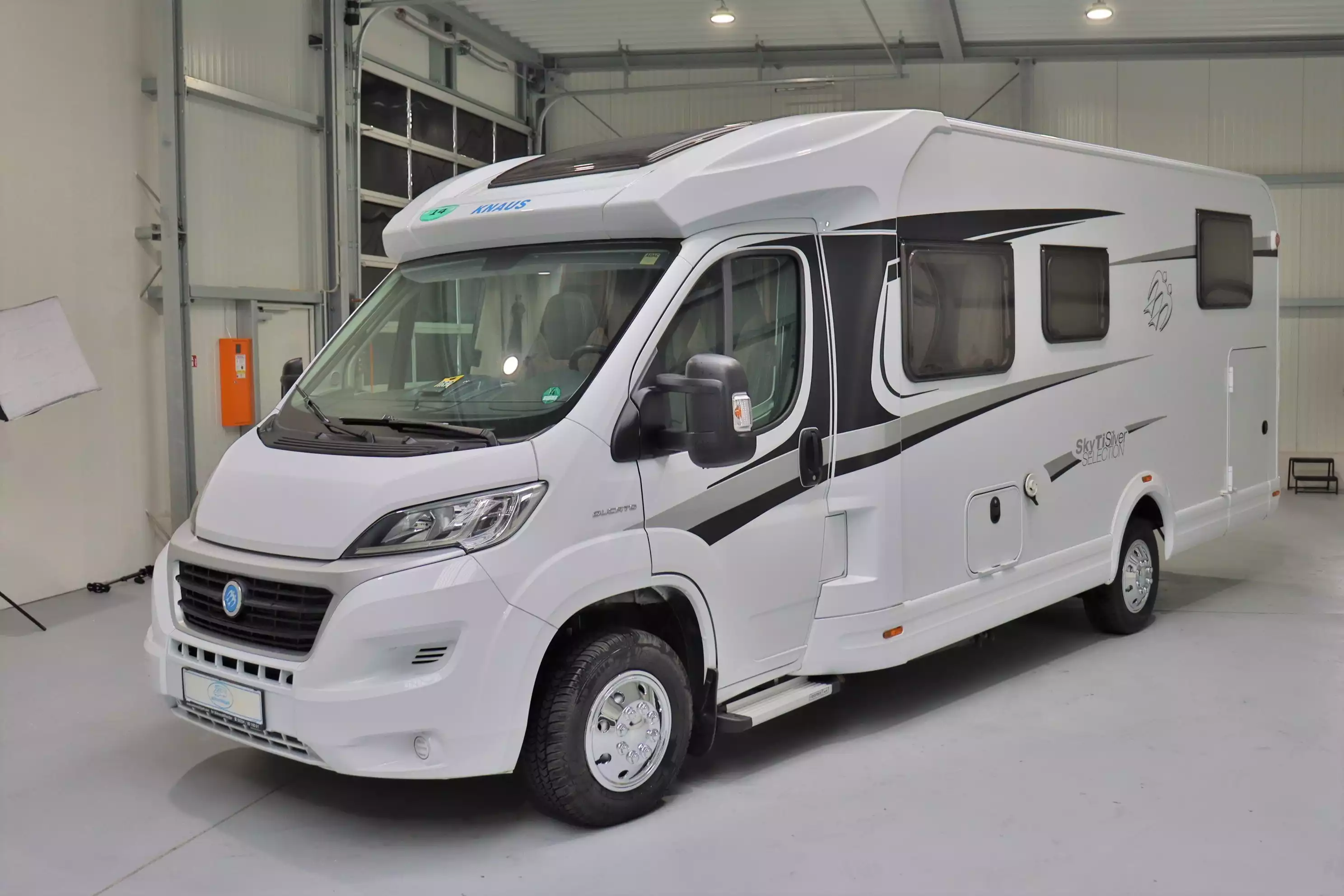 KNAUS SKY TI  700 MEG Silver Selection 